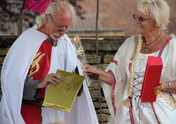 noces-d-or-renouvellent-de-voeux-adeuxmainstenant-ceremonie-laique-16