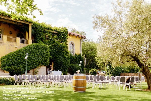 ceremonie-laique-aurélie-stephane-a_deux_mains_tenant (1)